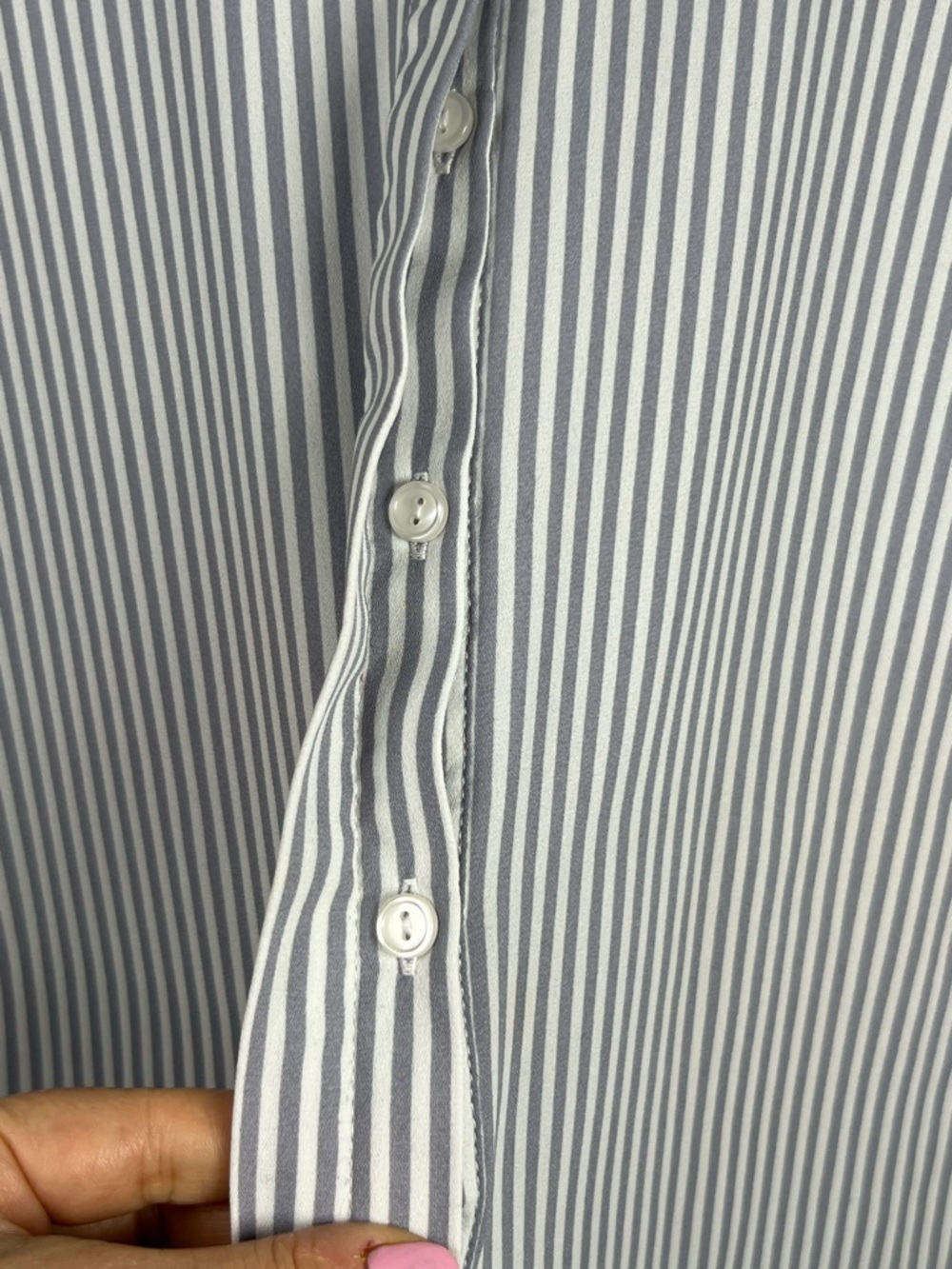 NWOT Simply Styled Women's Vertical Stripe Button Down Shirt White & Gray Sz S - Picture 4 of 9